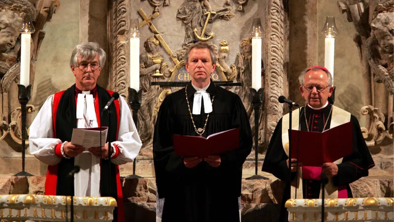 Znovuvysvěcení Frauenkirche v Drážďanech (2005)