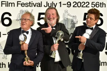 Vary vyhrálo Nadějné léto z Íránu. Křišťálové glóby si odnáší i Geoffrey Rush či Martin Finger