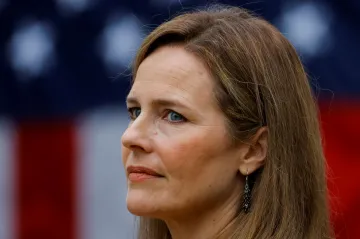 Mladá konzervativní právnička kandiduje do Nejvyššího soudu. Trump chce poměr 6:3