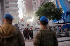 Záchranné práce v Izmiru skončily. Zemětřesení má 116 obětí
