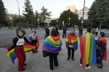 Polští poslanci schválili v prvním čtení zákon, který zakazuje akce na podporu LGBT komunity