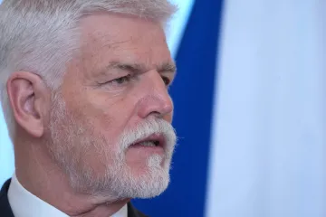NATO by mělo po ruských provokacích dle Pavla „vycenit zuby“