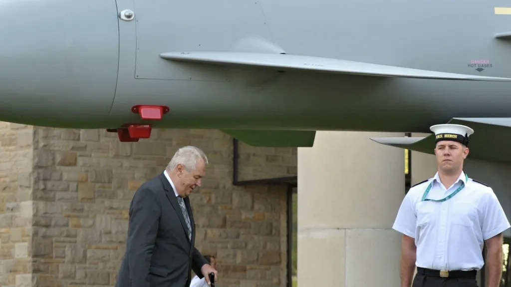 Miloš Zeman na summitu NATO v Newportu