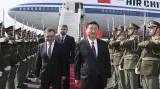 Čínský prezident Si Ťin-pching s ministrem zahraničí Lubomírem Zaorálkem