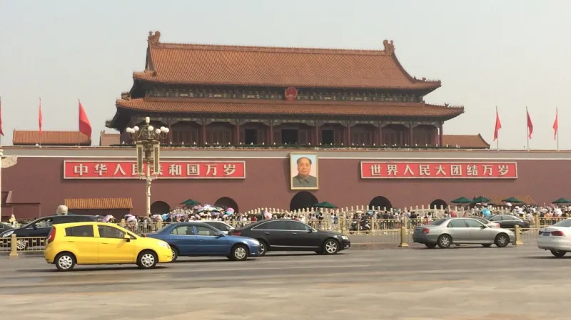 Nejznámější symbol Pekingu - obraz Mao Ce- tunga