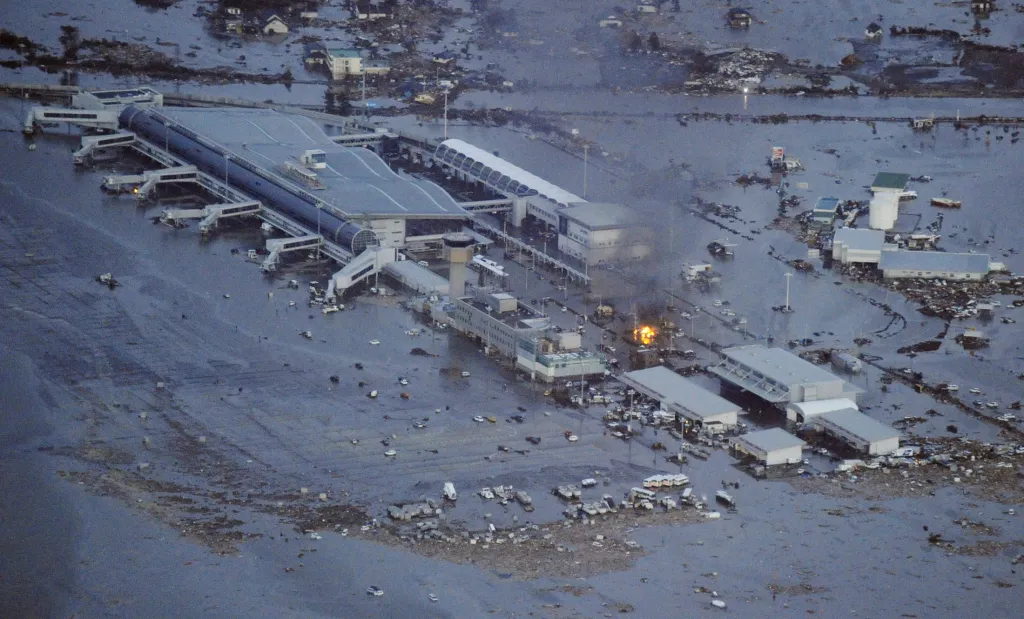 Terminál sendaiského letiště (11. 3. 2011)