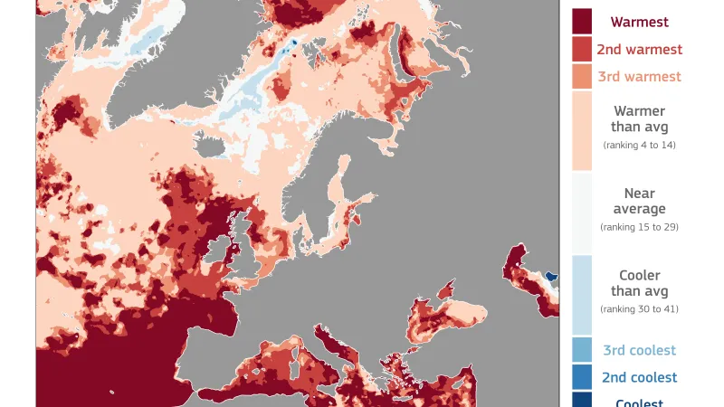 Odchylka povrchových teplot vody u Evropy od průměru