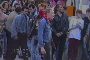 30 let zpět: „Stop bolševismu a kapitalismu,“ hlásaly transparenty anarchistů