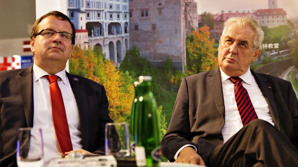 Ministr průmyslu Jan Mládek (ČSSD) a prezident Miloš Zeman