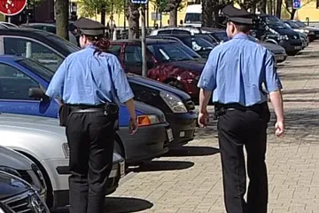 Alkoholové dýchánky či romantické západy slunce. Přerovští strážníci baví netradičními svodkami