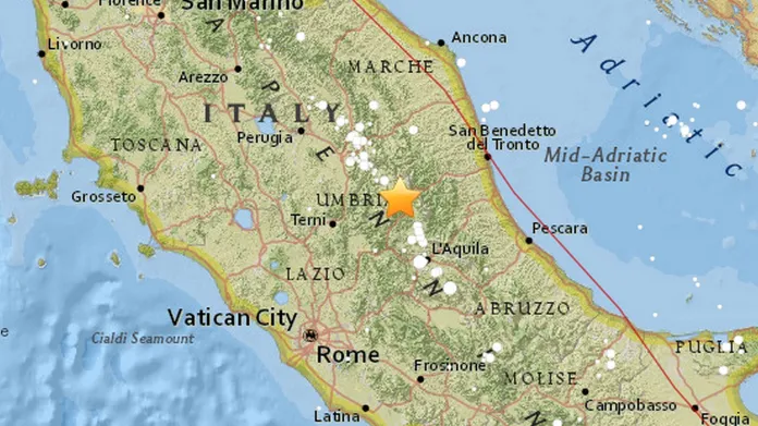 Seismická aktivita ve střední Itálii podle amerického úřadu USGS