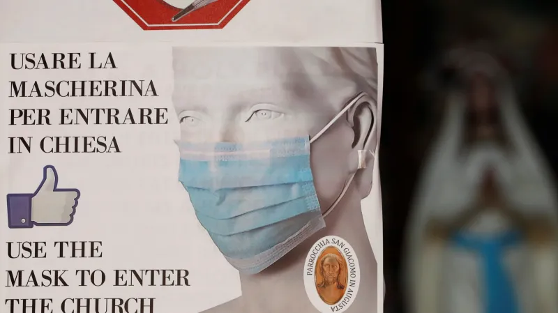 Do italských kostelů se smí pouze s rouškou