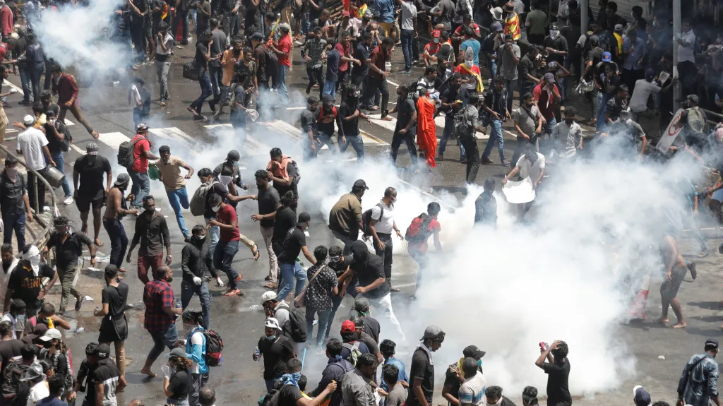 Protesty před prezidentskou rezidencí v Kolombu na Srí Lance