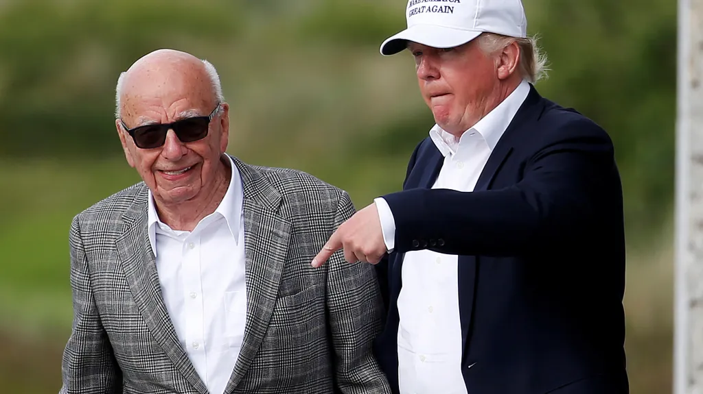 Mediální magnát Rupert Murdoch s bývalým americkým prezidentem Donaldem Trumpem