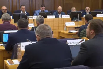 Zastupitelé Frýdku-Místku odvolali členy ANO z vedení města. Podle primátora si potají domlouvali novou koalici