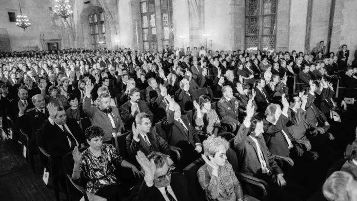 Poslanci hlasují o zvolení Václava Havla prezidentem ČSSR, 29. 12. 1989