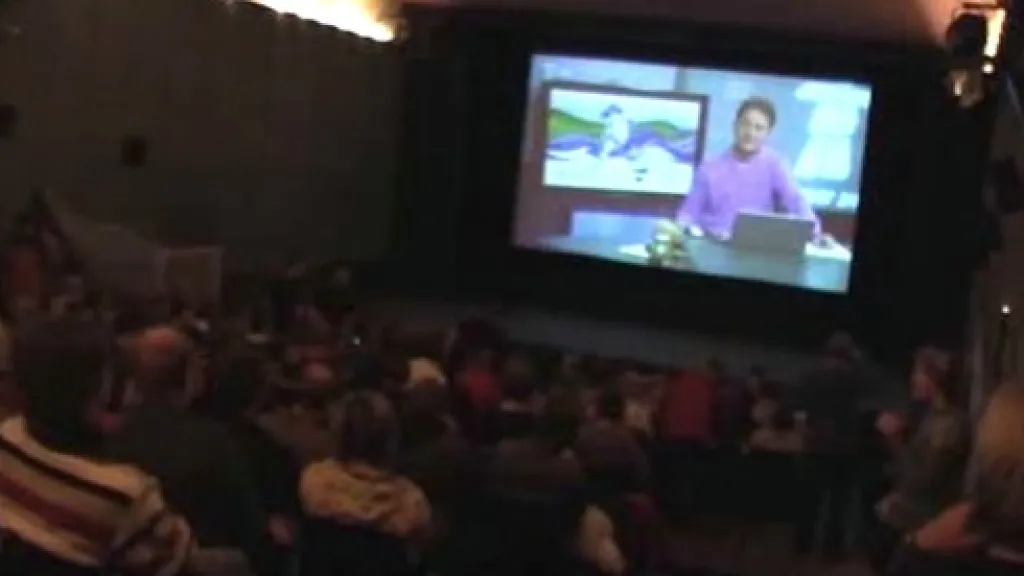 Hlediště hejnického kina při zápase