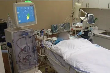 Otrávený muž ležící v Boskovicích je ve velmi vážném stavu