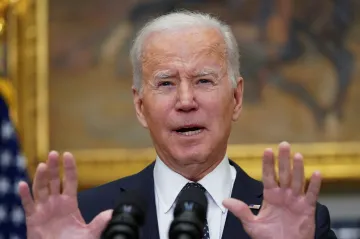 Moskva hrozí zavřením plynovodu Nord Stream 1, Biden zakázal dovoz ruské ropy