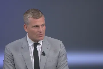 Zákaz výroby aut se spalovacími motory je zvěrstvo, míní Turek za Přísahu a Motoristé sobě