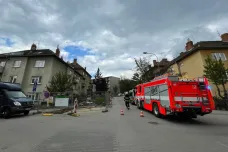 Bagrista v Brně narazil na leteckou pumu, policie musela evakuovat 250 lidí