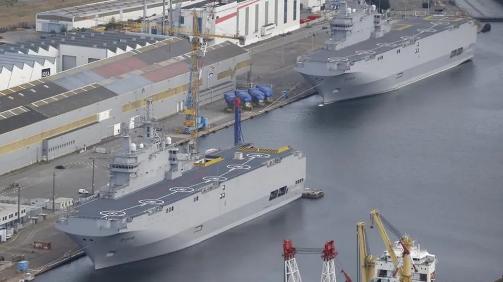 Dvojice lodí Mistral původně určených pro Rusko