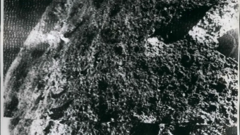 Snímek Měsíce od Luny 9