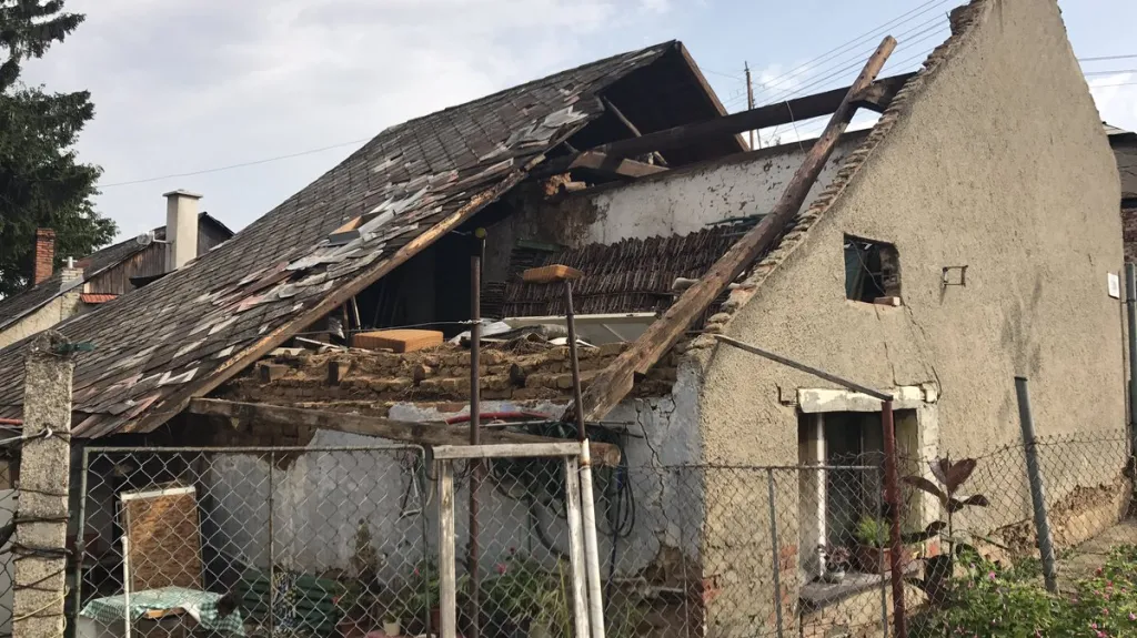 Bouřka poškodila domy v Morkovicích