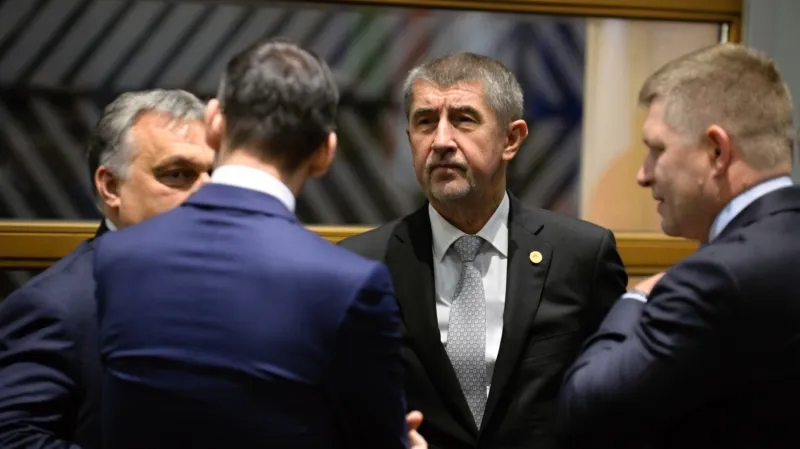 Premiéři zemí V4 Orbán, Morawiecki, Babiš a Fico během jednání v Bruselu