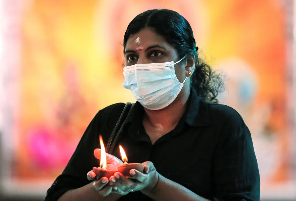 Hinduisté oslavili po celém světě svátek Díválí