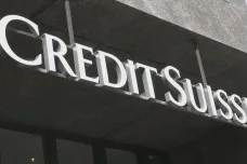 Credit Suisse si půjčí v přepočtu přes bilion korun, akcie v Evropě zpevňují 