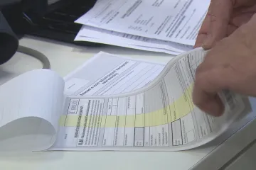 Vláda zvažuje návrat nemocenského pojištění pro zaměstnance. Státu by to přineslo 24 miliard ročně