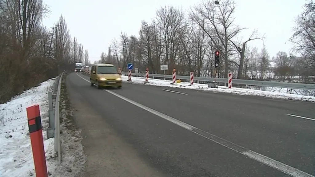 Kvůli semaforům si řidič počká v průměru čtyři minuty