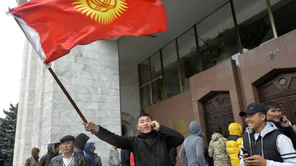 Povolební demonstrace v Kyrgyzstánu
