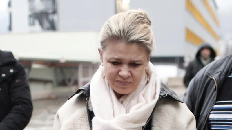 Corinna Schumacherová přijíždí do nemocnice v Grenoblu