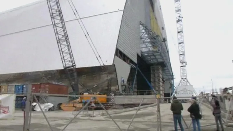 Výstavba nového krytu v Černobylu