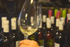 Koalice znovu projedná spotřební daň na tiché víno. Lidovci a opozice jsou zásadně proti zavedení