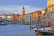 Benátky přitvrzují vůči turistům. Od roku 2022 vstup jen s rezervací, jinak hrozí pokuta