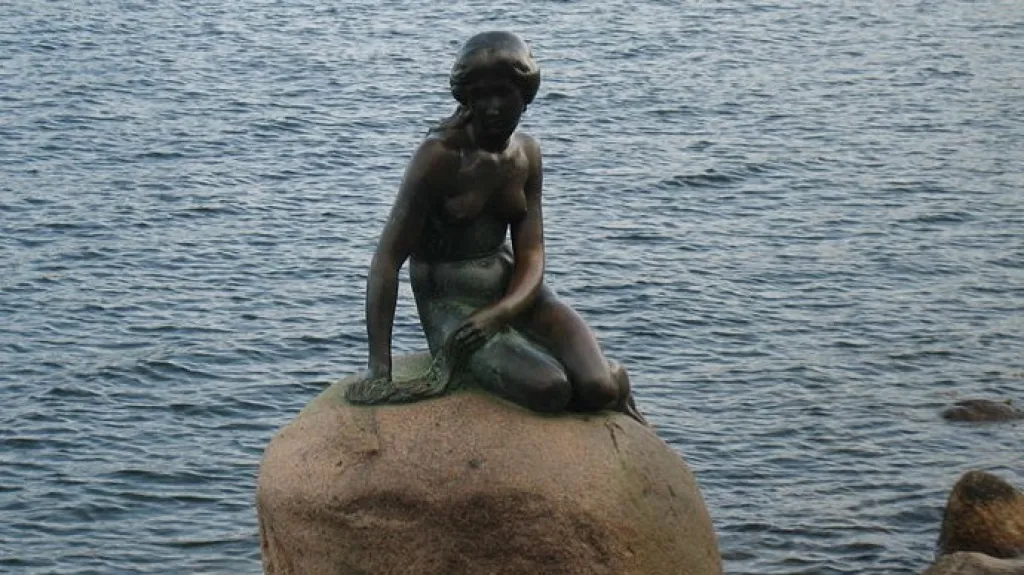 Malá mořská víla v kodaňském přístavu