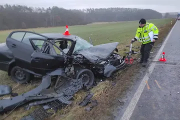 Na Domažlicku havarovala čtyři auta. Sedm lidí záchranáři převezli do nemocnice