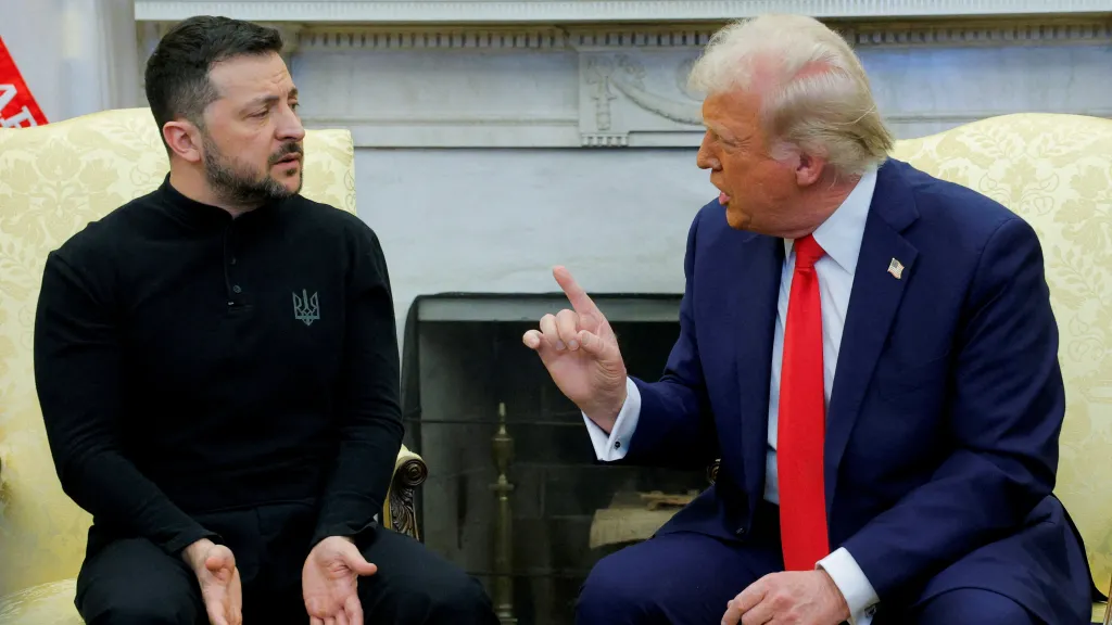 Volodymyr Zelenskyj a Donald Trump na fotografii z března 2025