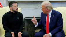 Volodymyr Zelenskyj a Donald Trump na fotografii z března 2025