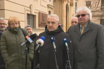 Zástupci vlády a odborů jednají o zvýšení platů