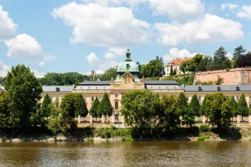 Vláda představila úsporná opatření a úpravu penzí