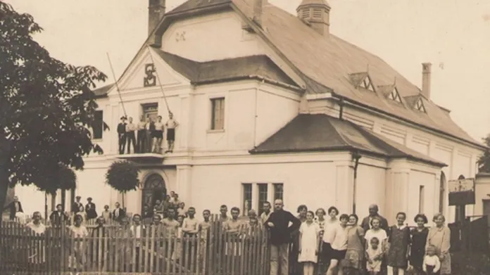 Historický snímek klimkovické sokolovny