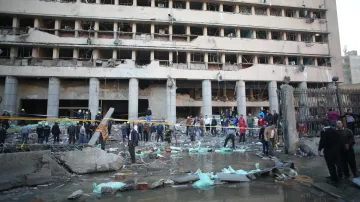 Velitelství káhirské policie poškozené výbuchem