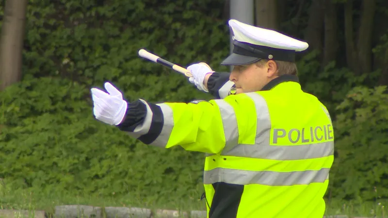 Trojstranná uzávěra