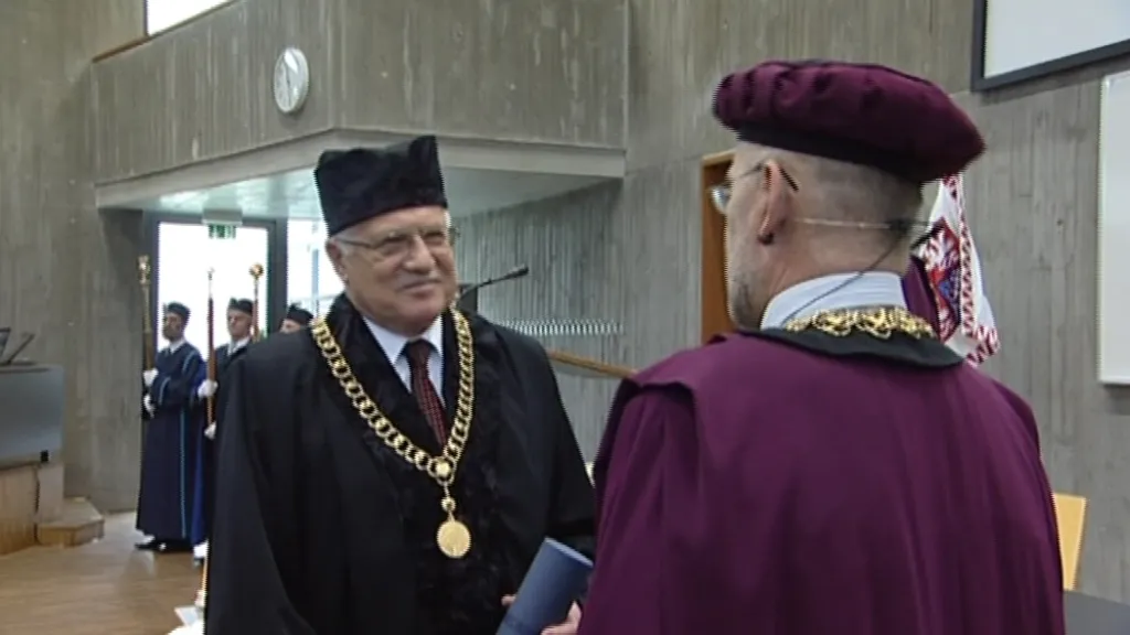 Prezident Václav Klaus převzal čestný doktorát na VUT v Brně