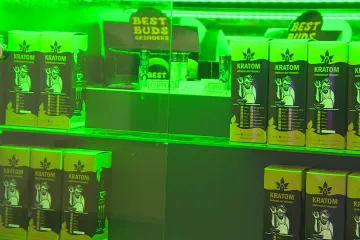 Kratom se přiblížil k legálnímu prodeji