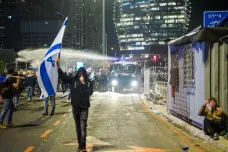 V Izraeli se zklidňují protesty proti soudní reformě, premiér jednal s prezidentem